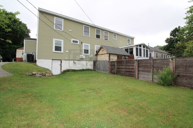 4 Bicknell St