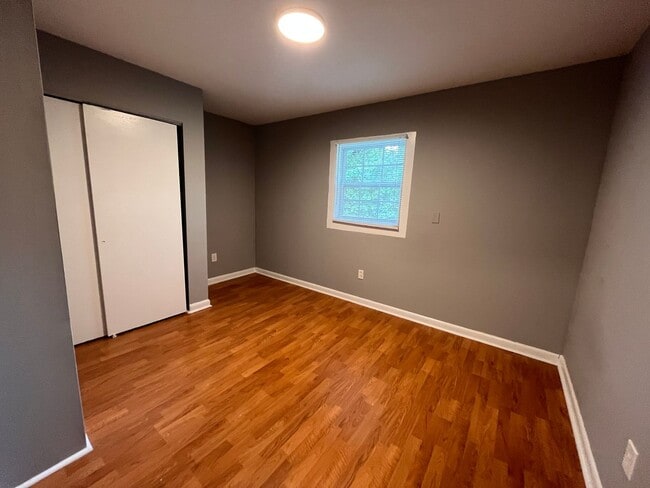 Photo - Moreland Drive Apartments