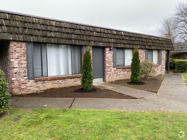 Building Photo - Gary Apartments | Two Bedroom Townhouse Un... Unit 3