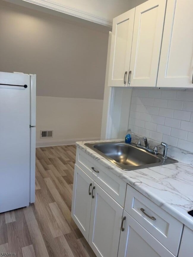Photo - 17 John St Unit 3