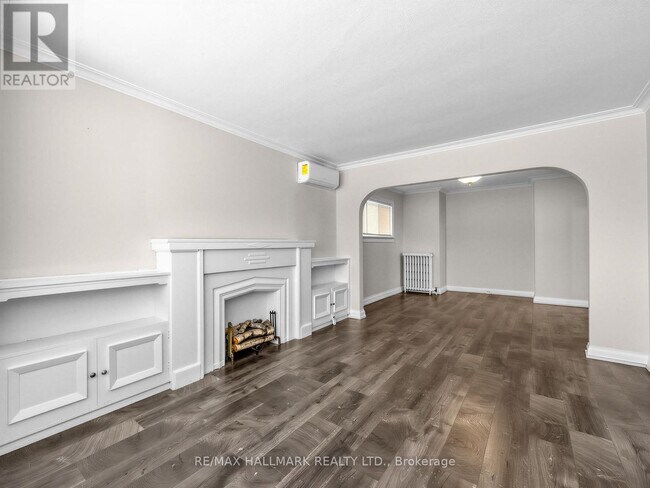 Photo - 18 Roblin Ave