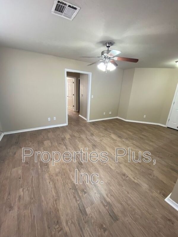 954 Pebble Brook