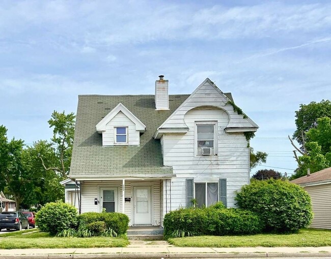 Building Photo - 2701 E Mishawaka Ave Unit C