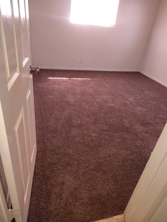 Photo - 950 S Thompson St