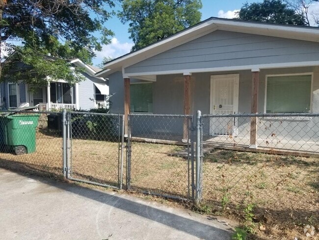 Building Photo - 530 Mercedes St Rental