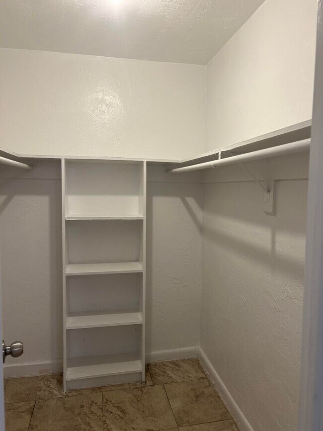 Photo - 1 Bed / 1 Bath Unit 14002 NE 2nd Ct