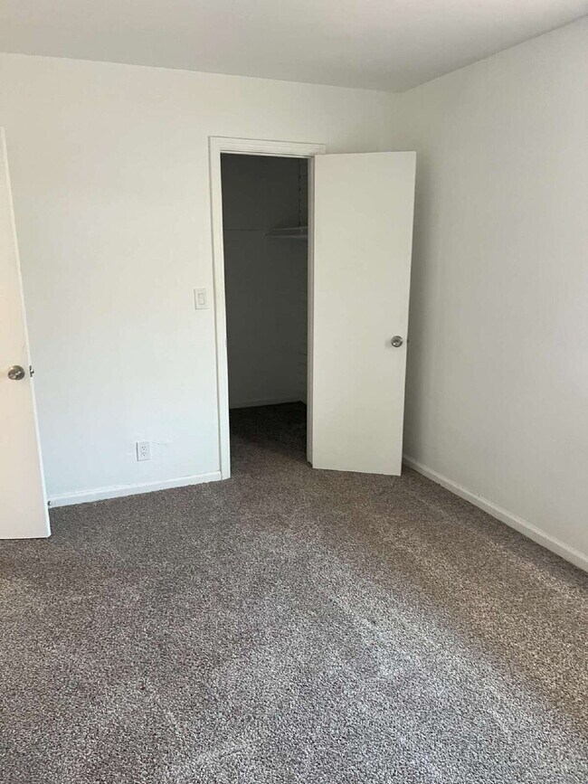 Photo - Great Location Near GCU – Newer A/C and Ea... Unit 2