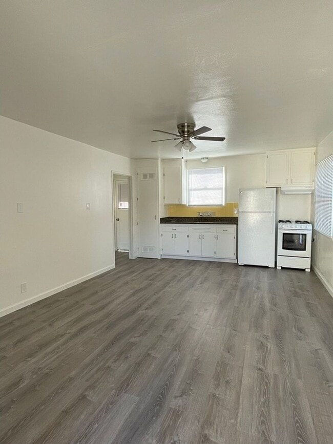 Photo - 7th st., #22632,  #22634, &  #22636 Unit 22636