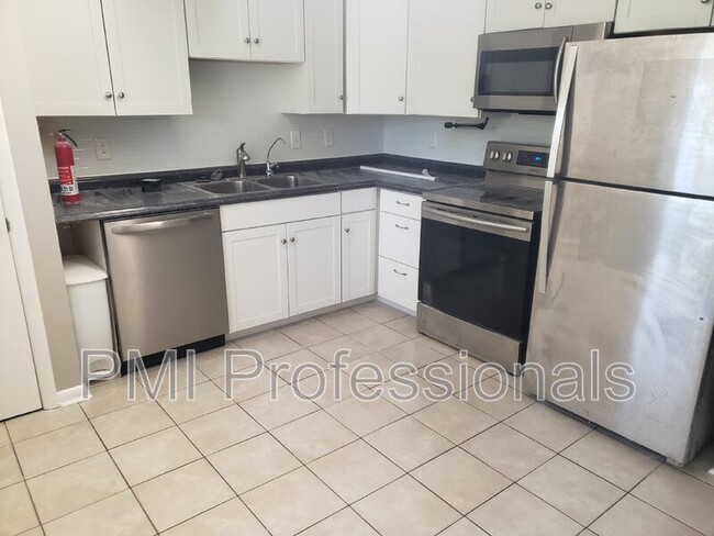 Photo - 736 E Northfield Blvd