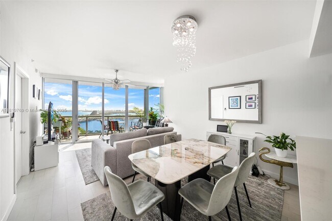 Building Photo - 888 Biscayne Blvd Unit 2909 Rental