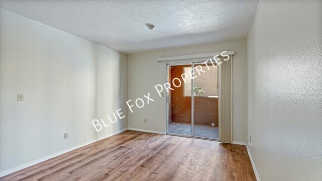 1810 E Blacklidge Dr Unit 102