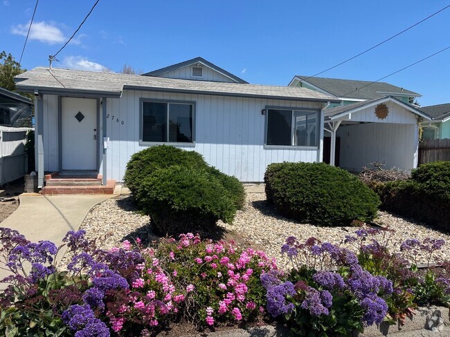 Building Photo - Charming duplex in Morro Bay Rental