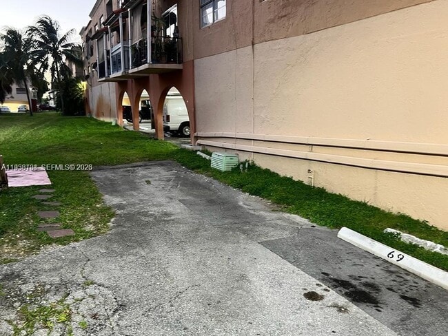 Photo - 1305 W 53rd St Unit 305