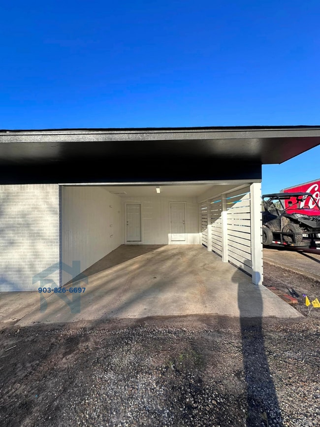 Photo - 102 S Wills St