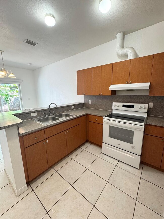 Photo - 13705 NE 20th Pl Unit 3