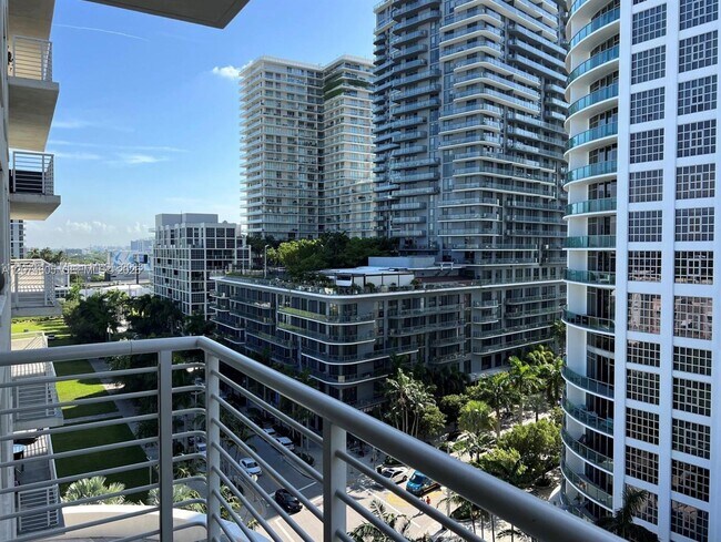 Photo - 3250 NE 1st Ave Unidad 903