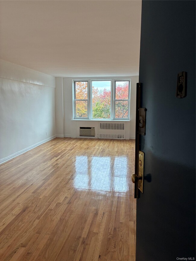 Photo - 610 Waring Ave Unit 5G