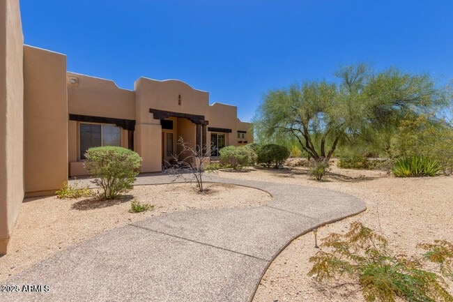 8115 E Sand Flower Dr