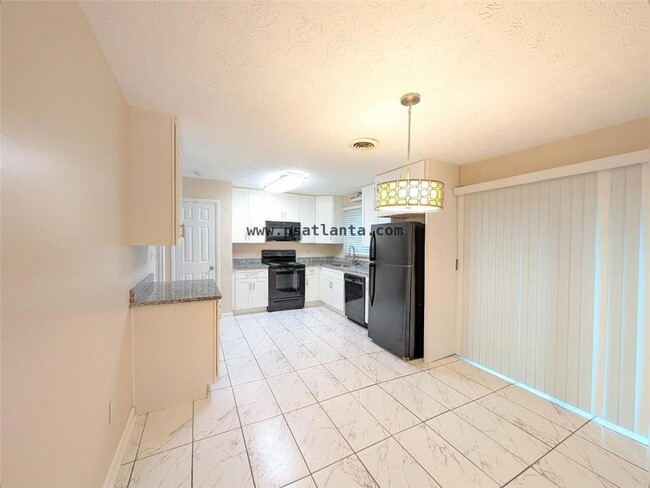 Photo - 525 Cedar Wood Ct SW