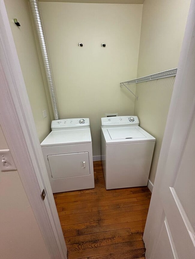 Photo - 525 E Grace St Unidad 205