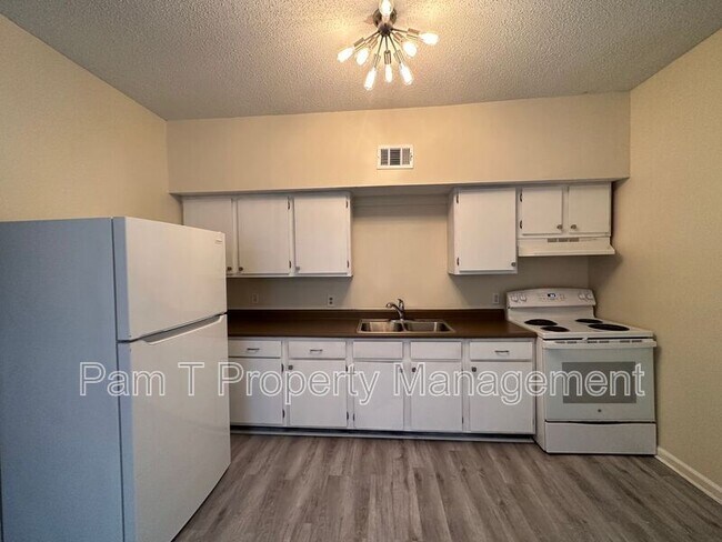 Photo - 814 Ott St