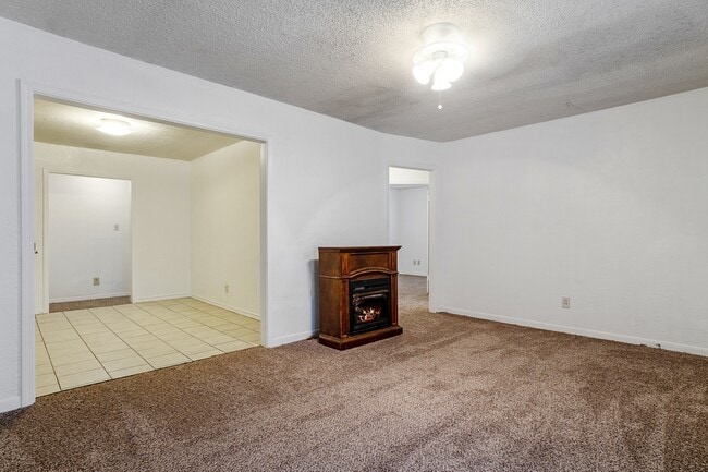 Photo - 924 N Tabor Dr