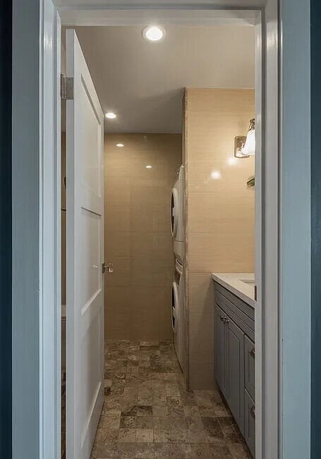 Photo - "Chic 1-Bedroom Retreat on Iconic Hollywood Blvd – The Perfect Urban Oasis!"