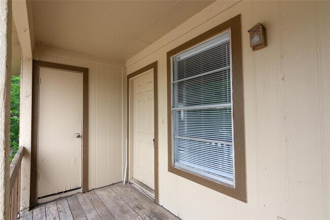 Photo - 1607 Onion Creek Village Dr