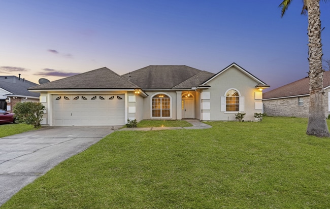 Building Photo - 1930 Hollington Dr