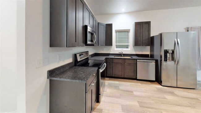 Photo - 417 E 18th Ave