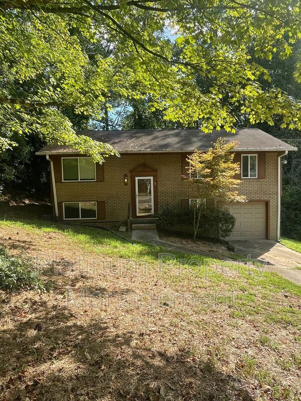 Building Photo - 2564 Timberly Dr SE Rental