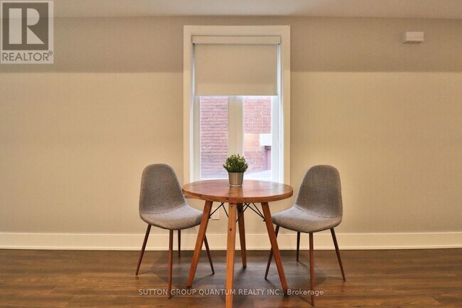 Photo - 35 Cloverdale Rd