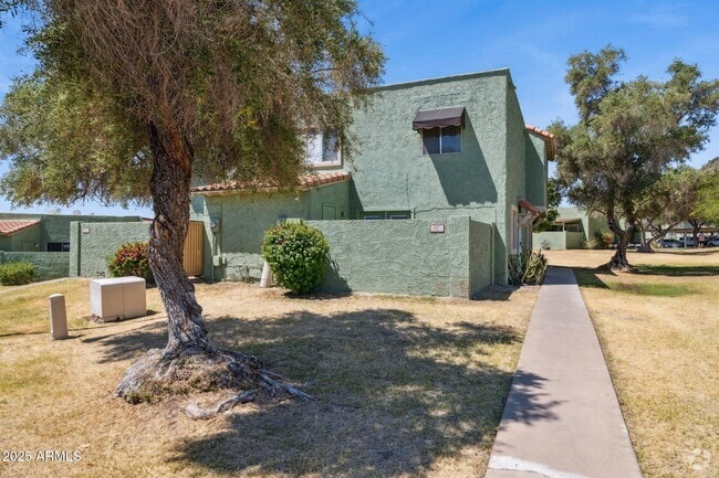 Building Photo - 807 E Cochise Dr Rental