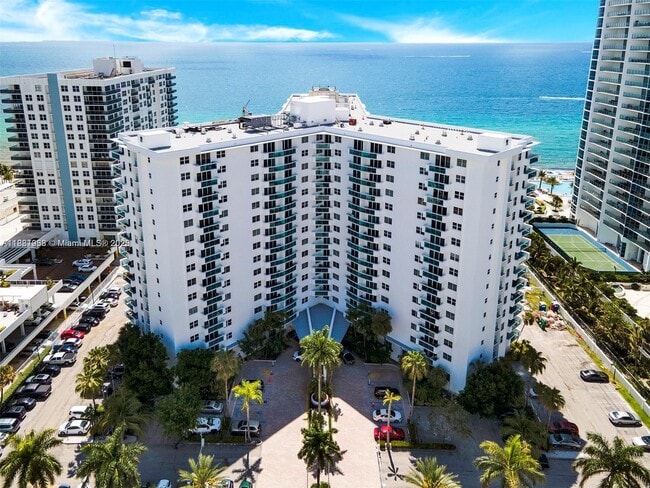 Building Photo - 3001 S Ocean Dr Unit 901 Rental