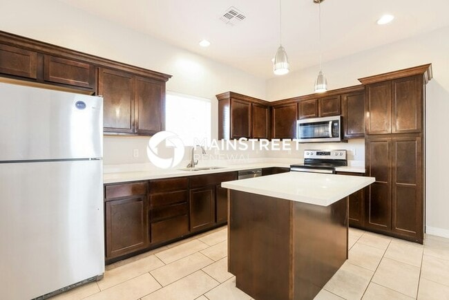 3 Bedroom Pet-Friendly Home in Phoenix, AZ with Main Street Renewal