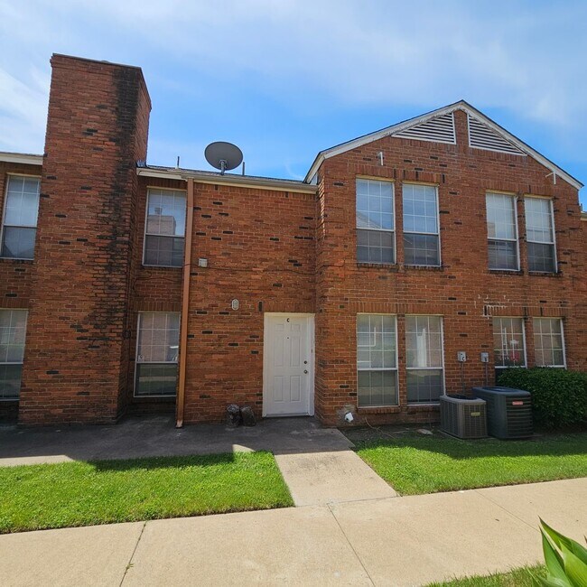 Building Photo - 1400 Darr St Unit acBUTT03