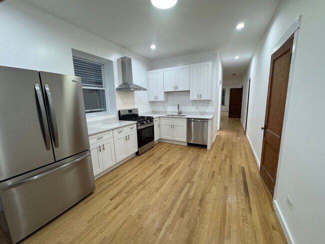 Photo - 1336 W Barry Ave Unit 1338 1 Front