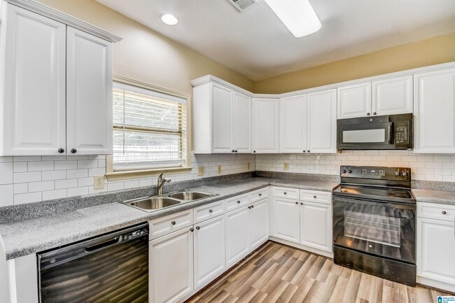 Photo - 2212 Rushton Ln