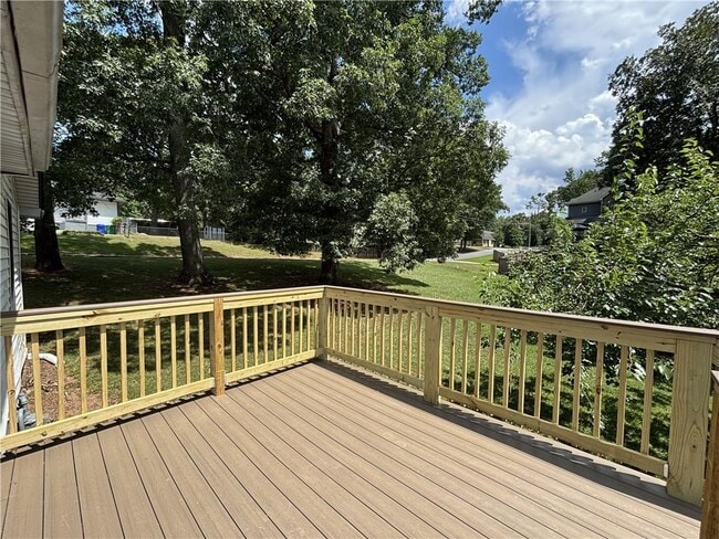 Photo - 2469 Glynn Dr SE