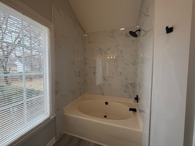 bañera de jardín. - 1005 Wenham Ln