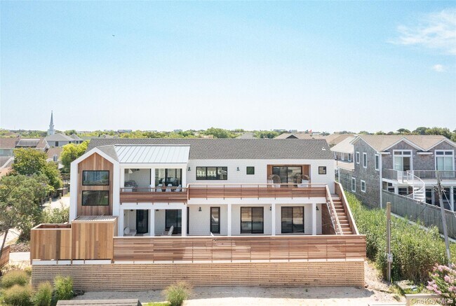 319 Wilmot Rd
