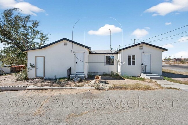 Photo - Cozy 1 Bed/1 Bath Duplex Home With Amazing Mountain Views In Barstow!