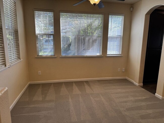 Photo - Beautiful and spacious 4 bedroom/ 2.5 bathroom home