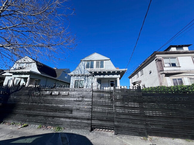 Photo - 722 30th St Unidad UPPER