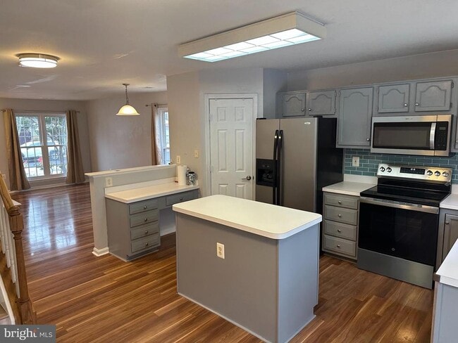 Photo - 43004 Beachall St