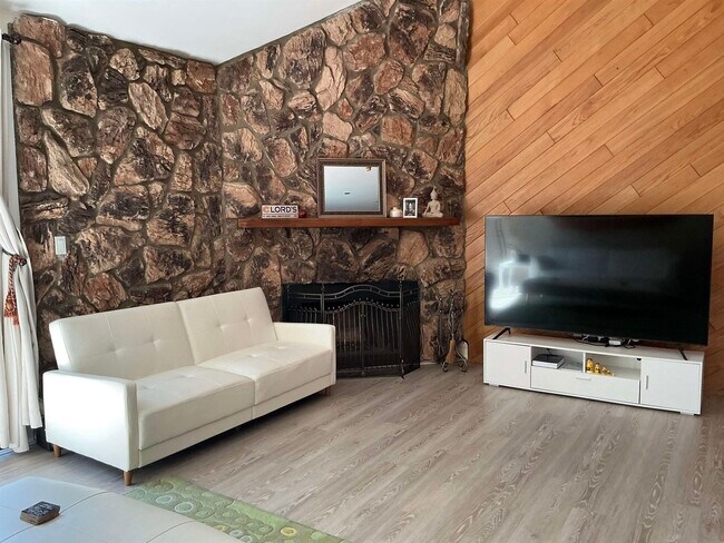 Photo - 580 Sanderling Ct