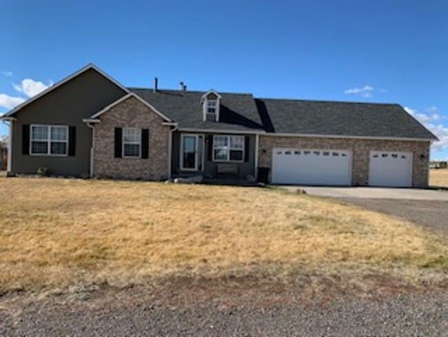 Building Photo - Fabulous 4 bedroom, 3 bath Rural Property ... Rental