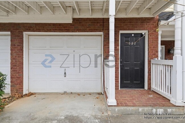 Photo - 584 Windsor St SW