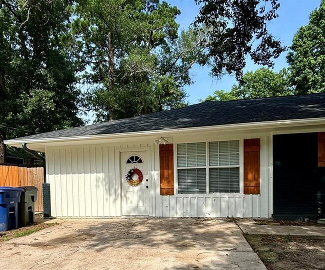 Photo - 1611 Ave Q House