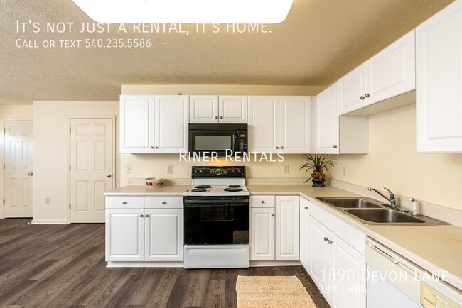 Photo - 1390 Devon Ln